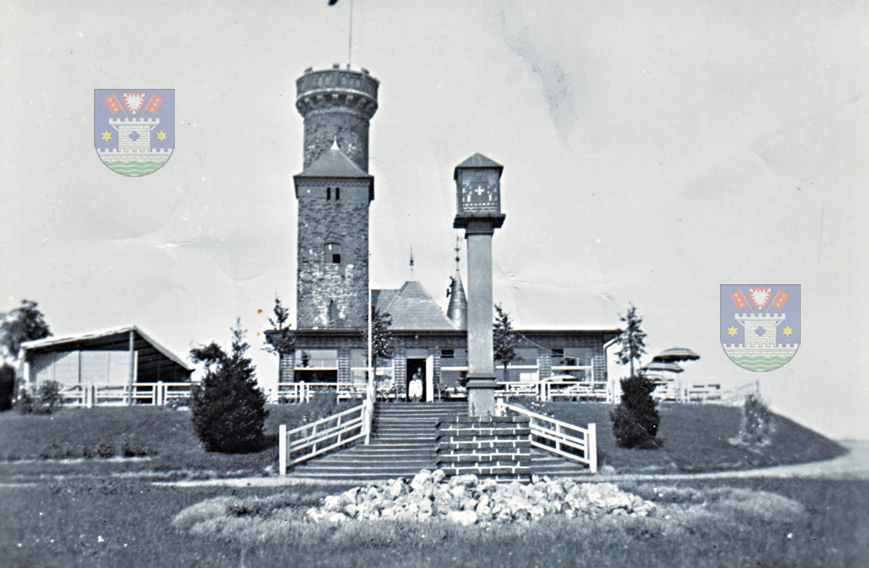 Der alte Treppenaufgang zum Bismarckturm mit Säule (Funktion?)